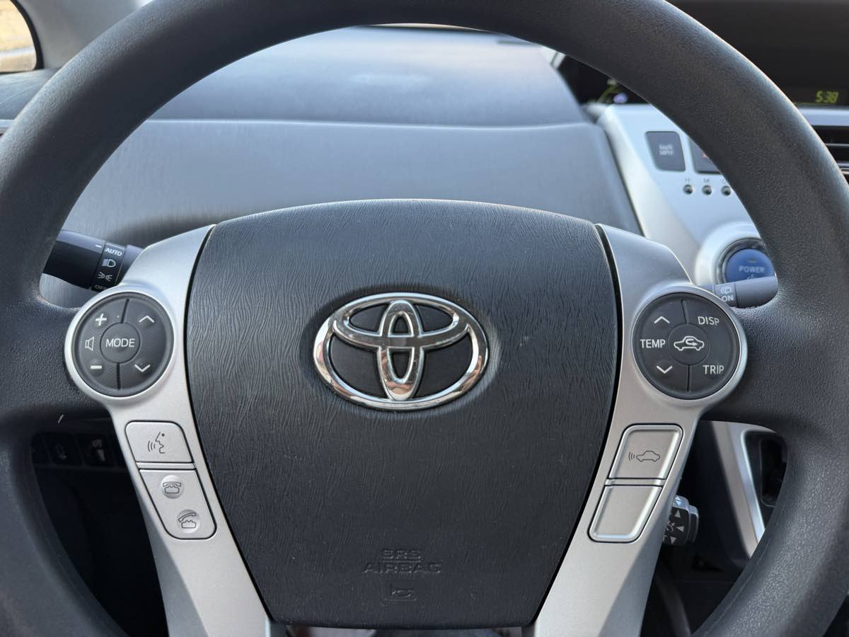 Used 2012 Toyota Prius V Five FWD image 17