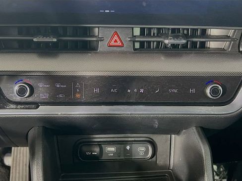 Used 2024 Kia Sportage SX image 23