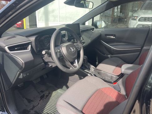 Used 2025 Toyota Corolla SE image 14