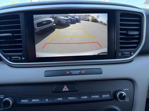 Used 2020 Kia Sportage S image 21