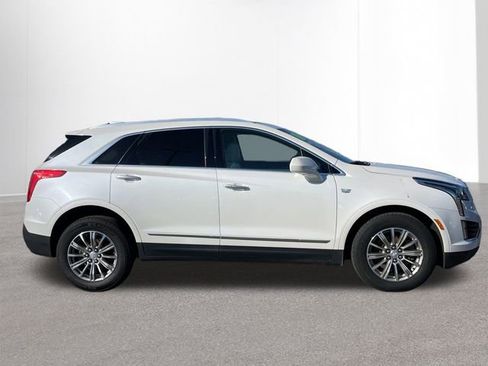 Used 2018 Cadillac XT5 Luxury w/ Driver Awareness Package image 3