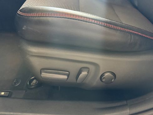 Used 2017 Toyota Camry SE w/ Moonroof Package FWD image 14