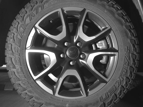 Used 2025 Jeep Compass Trailhawk AWD/4WD image 13