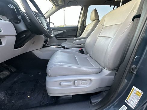Used 2018 Honda Pilot Touring image 20