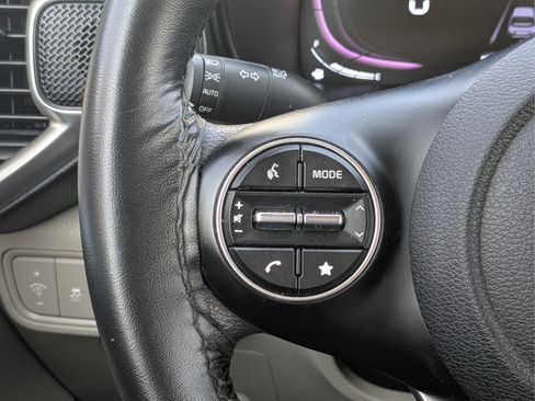 Used 2023 Kia Soul LX w/ Option Group 015 FWD image 22