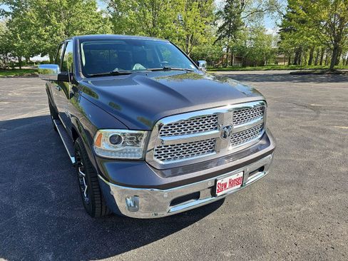 Used 2017 RAM 1500 Laramie w/ Convenience Group AWD/4WD image 8