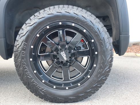 Used 2022 GMC Sierra 1500 AT4 w/ AT4 Preferred Package AWD/4WD image 10