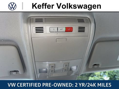 Certified 2023 Volkswagen Taos SE FWD image 34