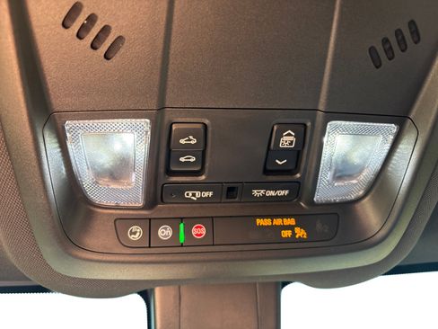 Used 2023 Chevrolet Equinox RS w/ RS Leather Package image 18