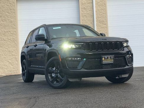 New 2025 Jeep Grand Cherokee Limited w/ Black Appearance Package image 2