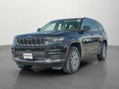Used 2022 Jeep Grand Cherokee L Limited w/ Luxury Tech Group II image 3