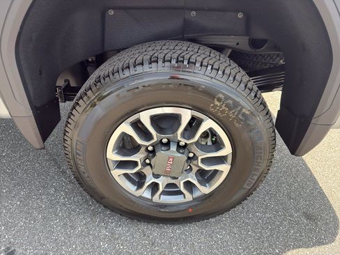 New 2026 GMC Sierra 2500 SLT w/ SLT Convenience Package AWD/4WD image 22