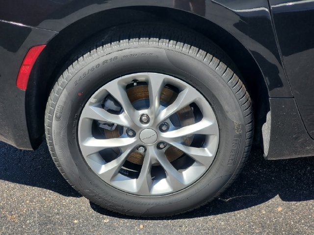 New 2027 Chrysler Pacifica Select w/ Family Tech Group AWD/4WD image 6