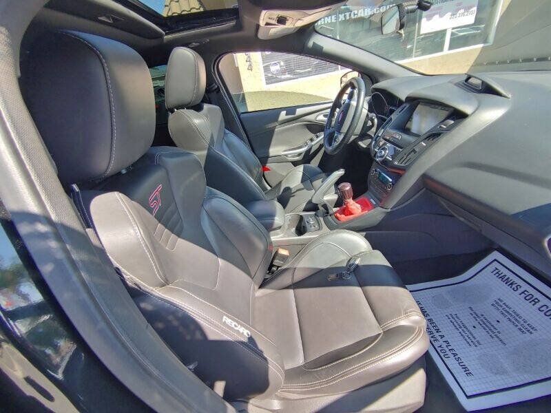 Used 2014 Ford Focus ST w/ Equipment Group 202A FWD image 9