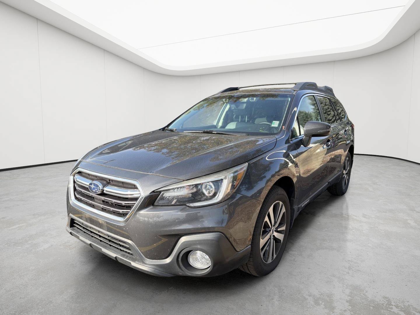 Used 2018 Subaru Outback 3.6R Limited AWD/4WD image 3