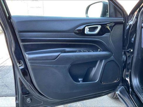 Certified 2023 Jeep Compass Latitude AWD/4WD image 22