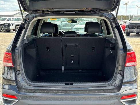 Used 2024 Volkswagen Taos SE image 6