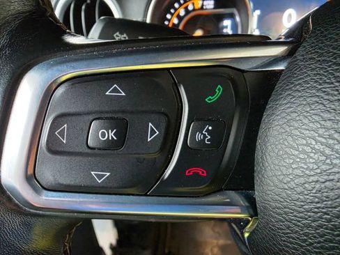 Used 2020 Jeep Gladiator Overland w/ LED Lighting Group AWD/4WD image 34