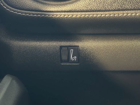 Used 2023 Chevrolet Colorado LT w/ LT Convenience Package image 38