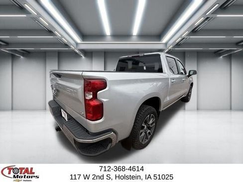 Used 2021 Chevrolet Silverado 1500 LT w/ Z71 Off-Road Package AWD/4WD image 7