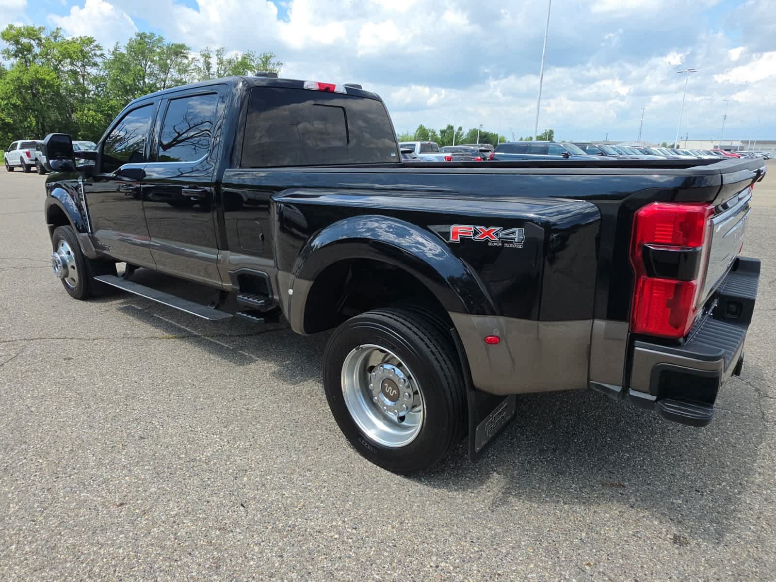Used 2023 Ford F450 King Ranch w/ FX4 Off-Road Package AWD/4WD image 14
