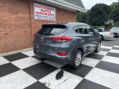 Used 2017 Hyundai Tucson SE w/ SE Popular Package 02 AWD/4WD image 3