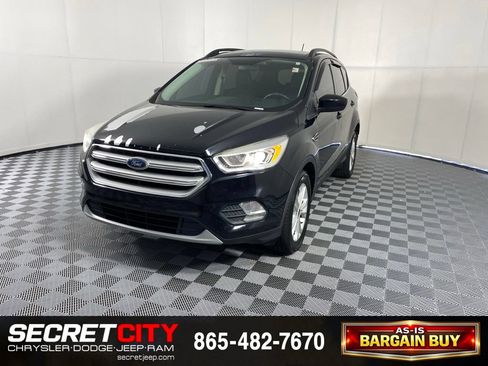 Used 2018 Ford Escape SEL FWD image 3