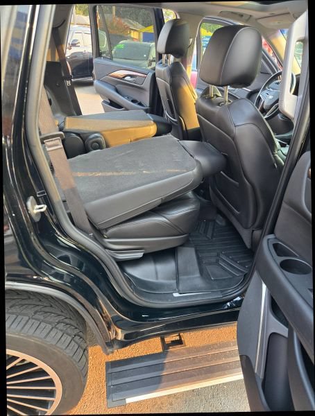 Used 2019 Cadillac Escalade Premium Luxury AWD/4WD image 60