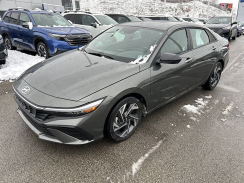 Certified 2025 Hyundai Elantra Sport image 16
