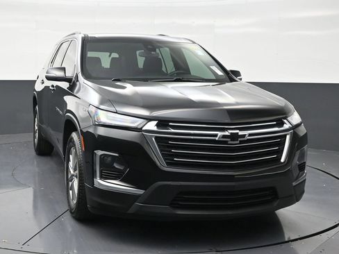 Used 2023 Chevrolet Traverse LT FWD image 7