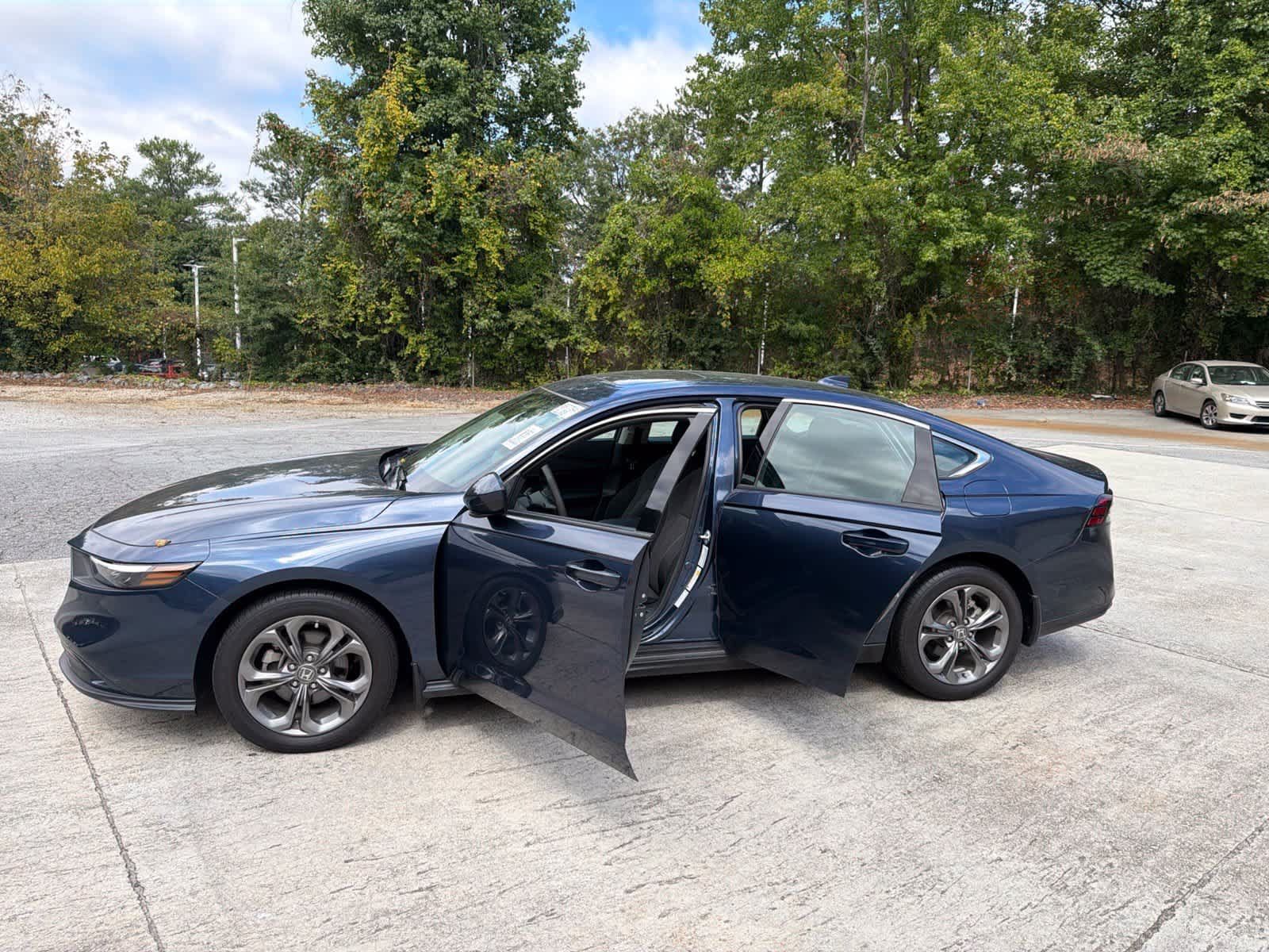 Used 2023 Honda Accord EX image 18