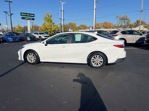Used 2025 Toyota Camry LE image 17