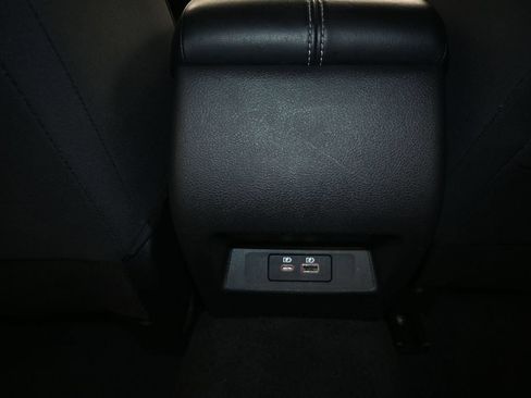 Used 2025 Nissan Altima 2.5 SV FWD image 11