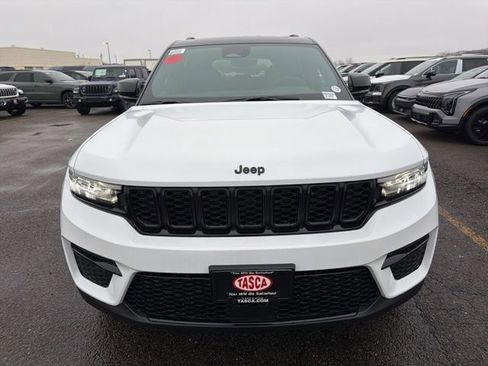 New 2025 Jeep Grand Cherokee Limited image 8