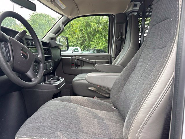 Used 2025 GMC Savana 2500 w/ Driver Convenience Package RWD image 28
