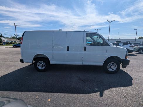 New 2025 Chevrolet Express 2500 w/ Driver Convenience Package RWD image 32