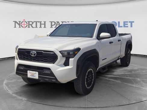 Used 2025 Toyota Tacoma TRD Off-Road w/ TRD Off Road Upgrade Package AWD/4WD image 7
