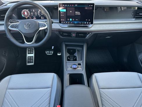 New 2026 Volkswagen Tiguan SE R-Line FWD image 11