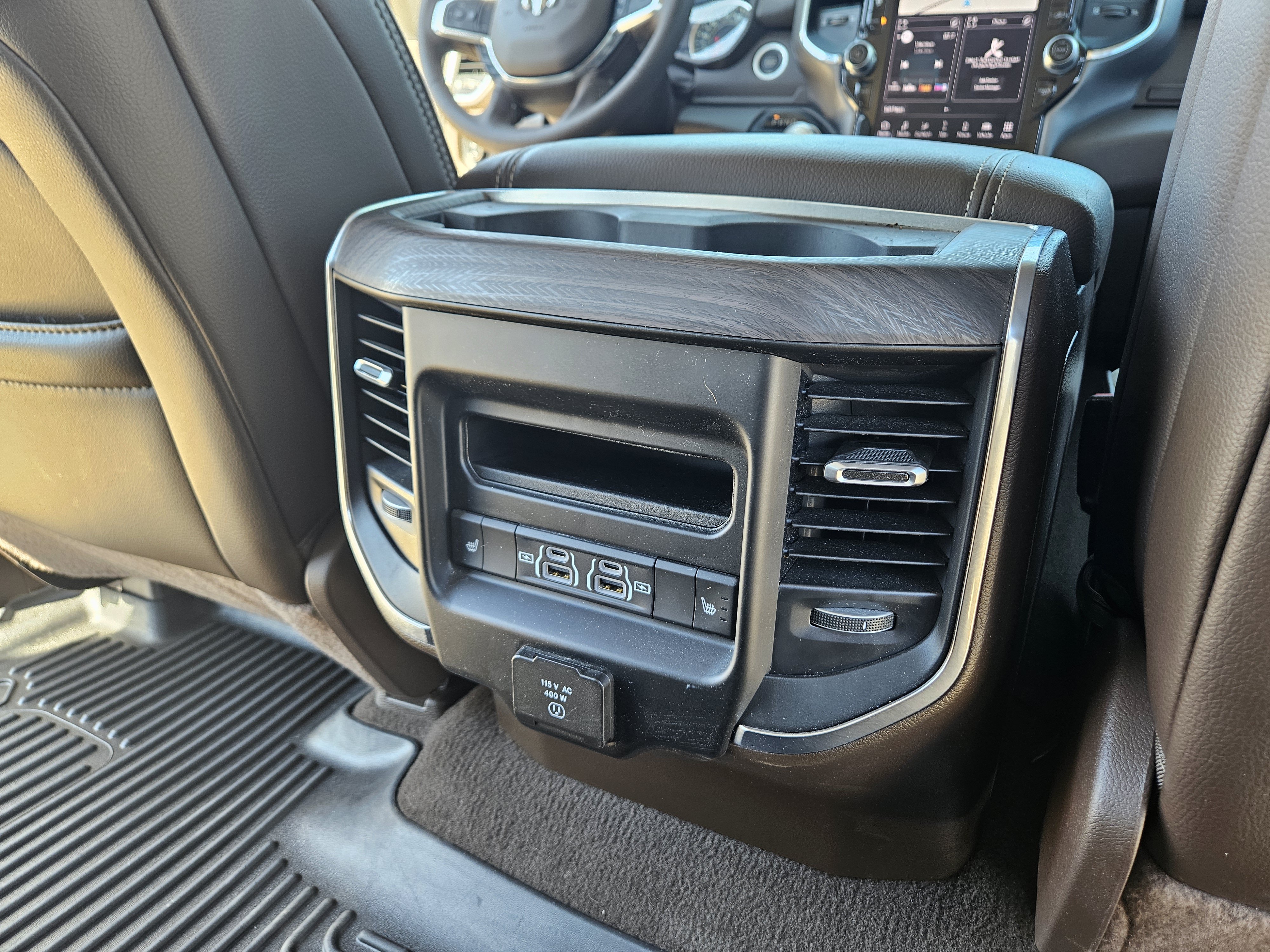 Used 2025 RAM 1500 Laramie AWD/4WD image 17