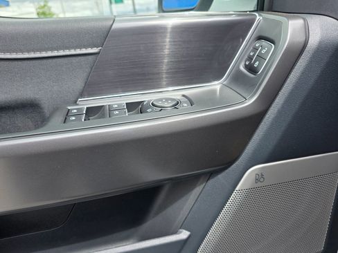 Used 2025 Ford F150 Lariat AWD/4WD image 26