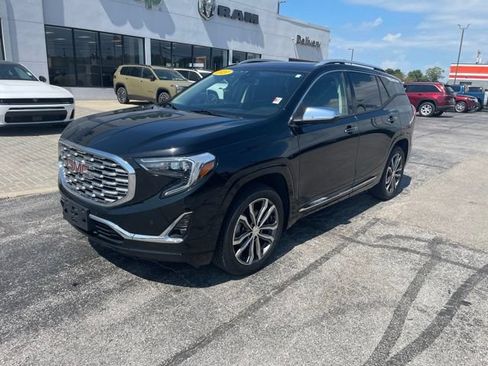 Used 2020 GMC Terrain Denali w/ Denali Premium Package AWD/4WD image 2