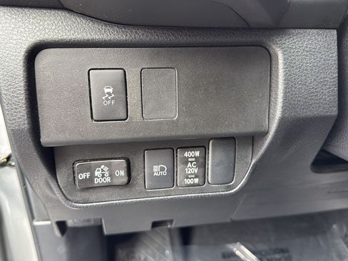 Used 2023 Toyota Tacoma TRD Off-Road AWD/4WD image 18