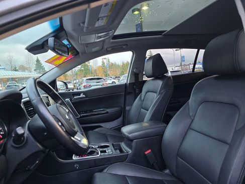 Used 2021 Kia Sportage EX w/ EX Technology Package image 12