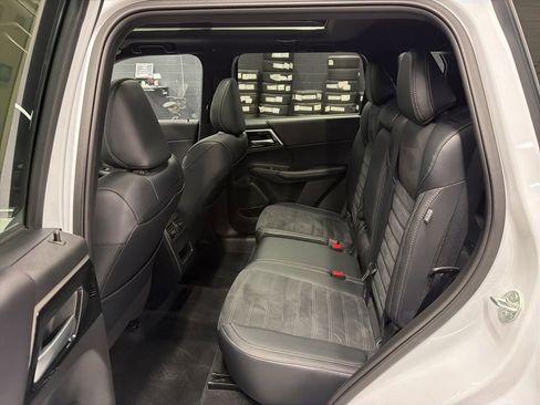 Used 2024 Mitsubishi Outlander Ralliart image 27