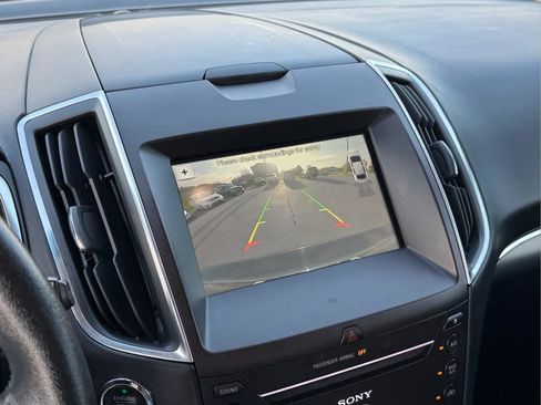 Used 2018 Ford Edge Titanium w/ Equipment Group 301A AWD/4WD image 24