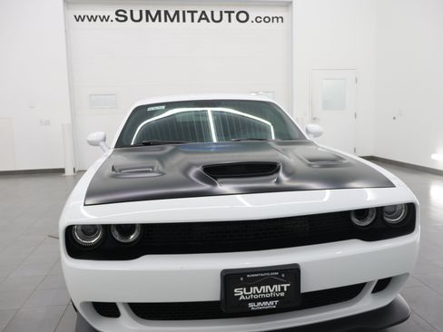 Used 2017 Dodge Challenger SRT Hellcat RWD image 22