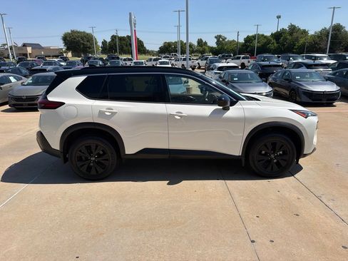 Used 2023 Nissan Rogue SV w/ SV Premium B Package AWD/4WD image 6