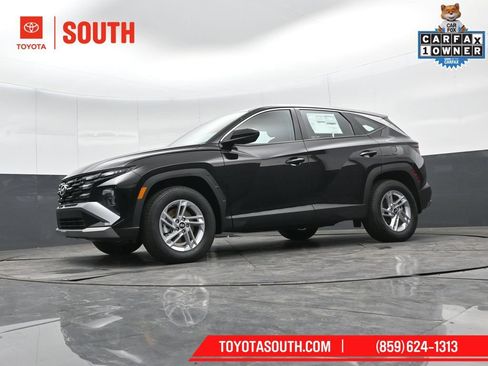Used 2025 Hyundai Tucson SE AWD/4WD image 40