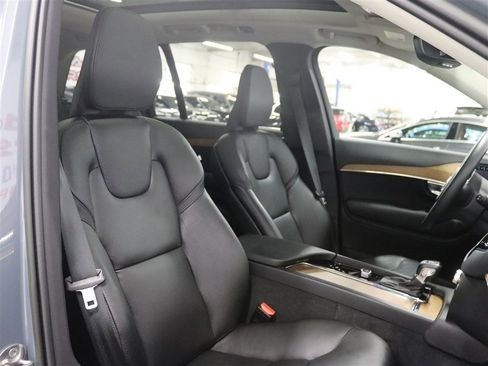 Used 2022 Volvo XC90 T6 Momentum w/ Advanced Package AWD/4WD image 29
