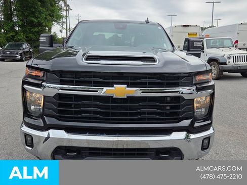 Used 2025 Chevrolet Silverado 2500 LT w/ Convenience Package AWD/4WD image 2